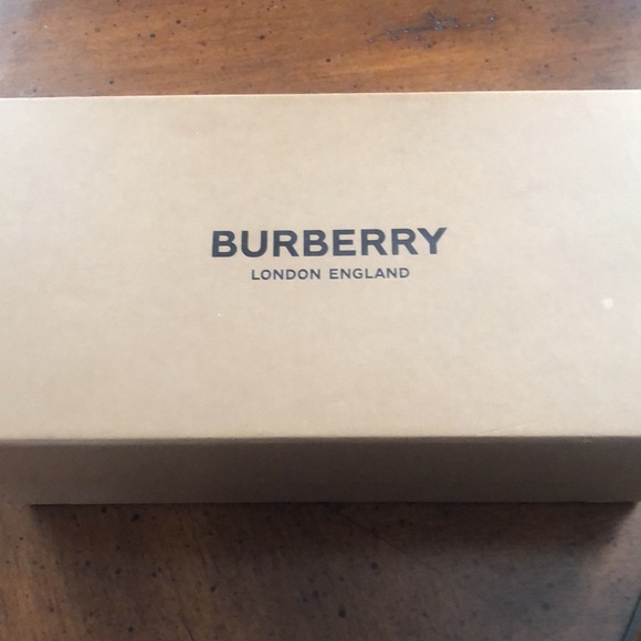 Burberry Espadrilles - Picture 10 of 10